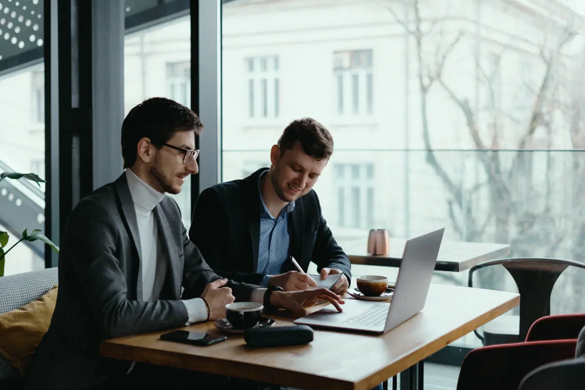 6 Signs Your Small Business Needs a Professional Accountant - Tax services blog post by Invisor CPA, Canadian tax accountants