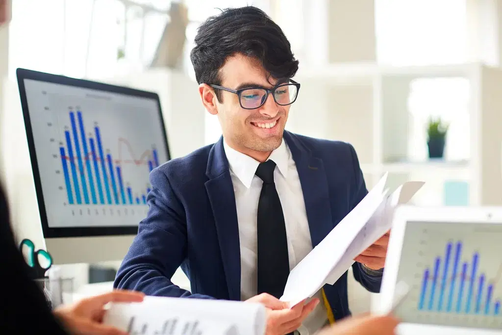 Invisor CPA team providing bookkeeping services to Ontario entrepreneurs